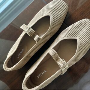 Vivaiia Women's Beige Mary Jane Flats